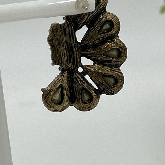 Whispering Butterfly Rhinestone Earrings Delphine sparkling - Picture 11 of 11